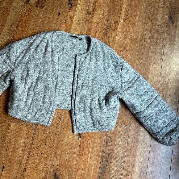 Urban outfitters cropped sweater/jacket - Picture 2 of 12